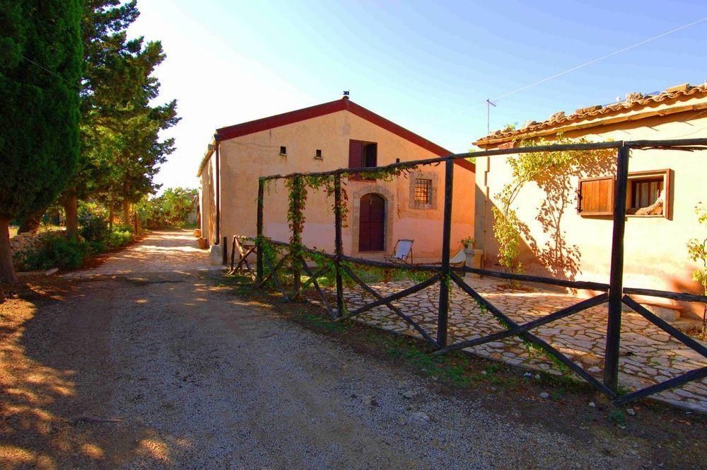 Agriturismo Terra Di Pace Noto Eksteriør billede